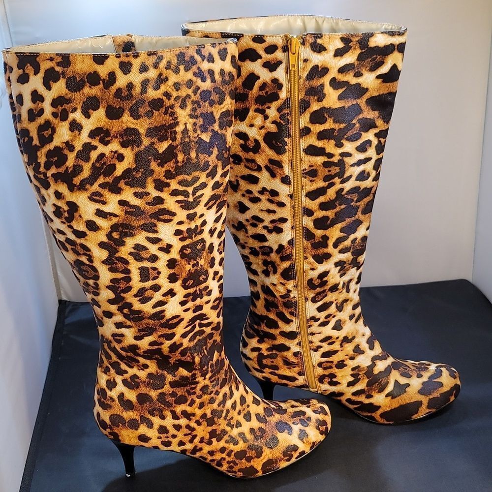 BRAND NEW ASHRO LEOPARD PRINT LOW HEEL BOOTS